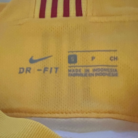 FC BARCELONA SOCCER JERSEY NIKE 2019/2020 AWAY SIZE SMALL MEN - Picture 5 of 5